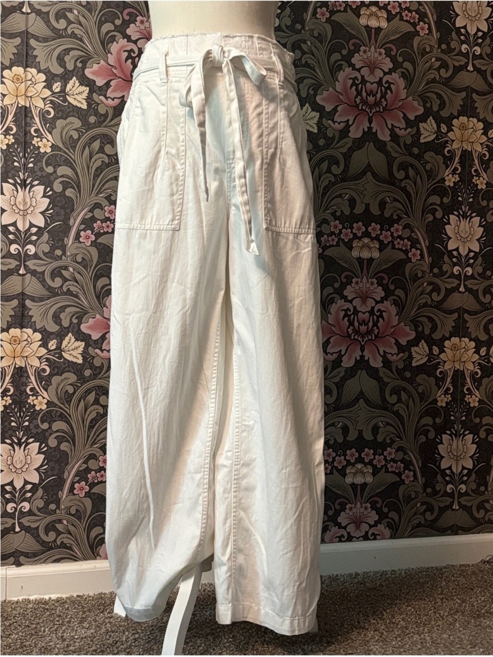 American Eagle Outfitters White Wide-Leg Drawstring Pants